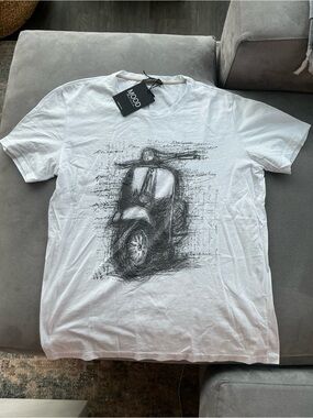 Italian Mood White Short-Sleeve Vespa Scooter Graphic T-Shirt